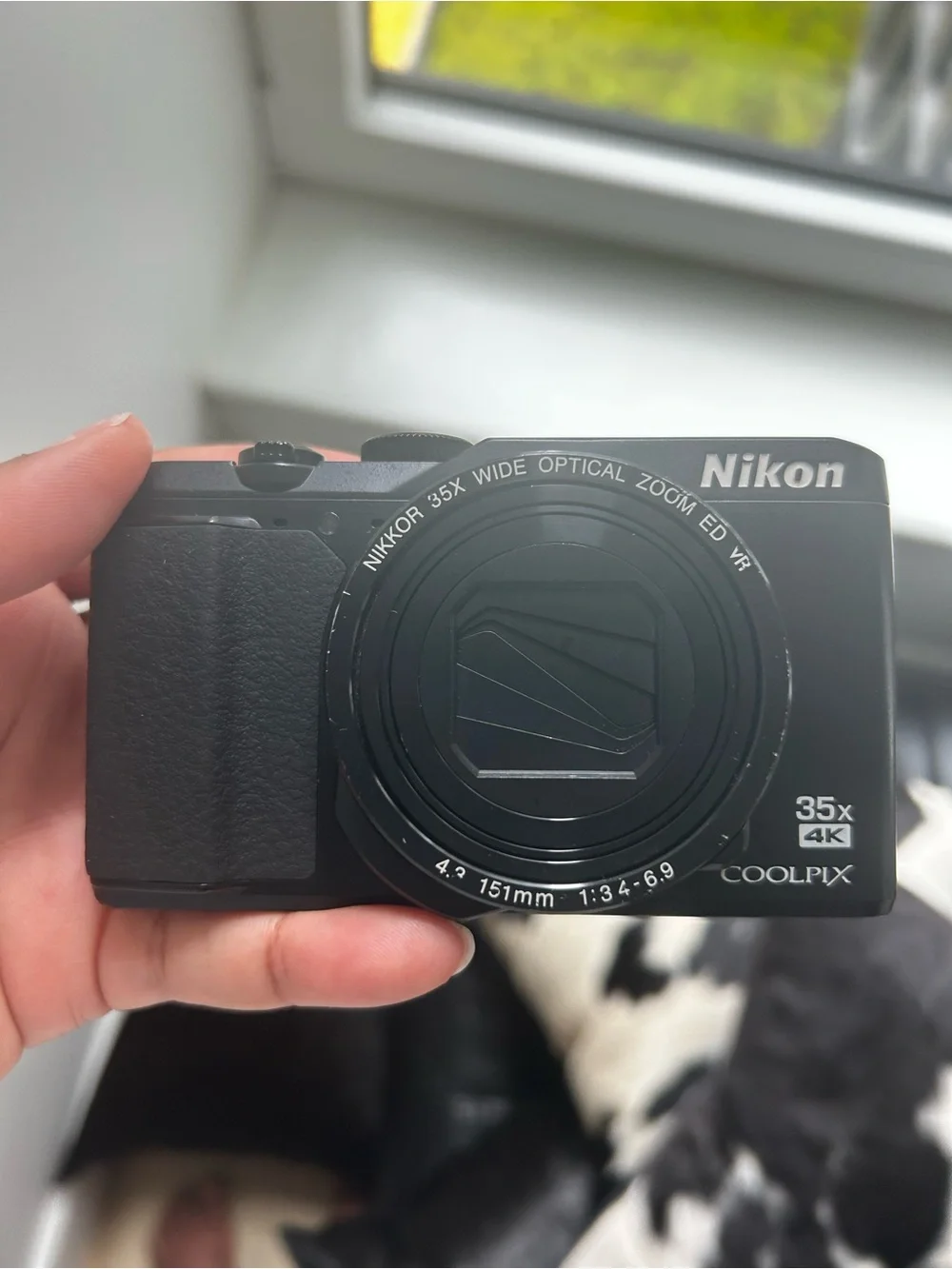 Nikon Coolpix A900